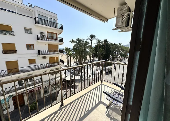 Paseo De La Carretera * Benidorm